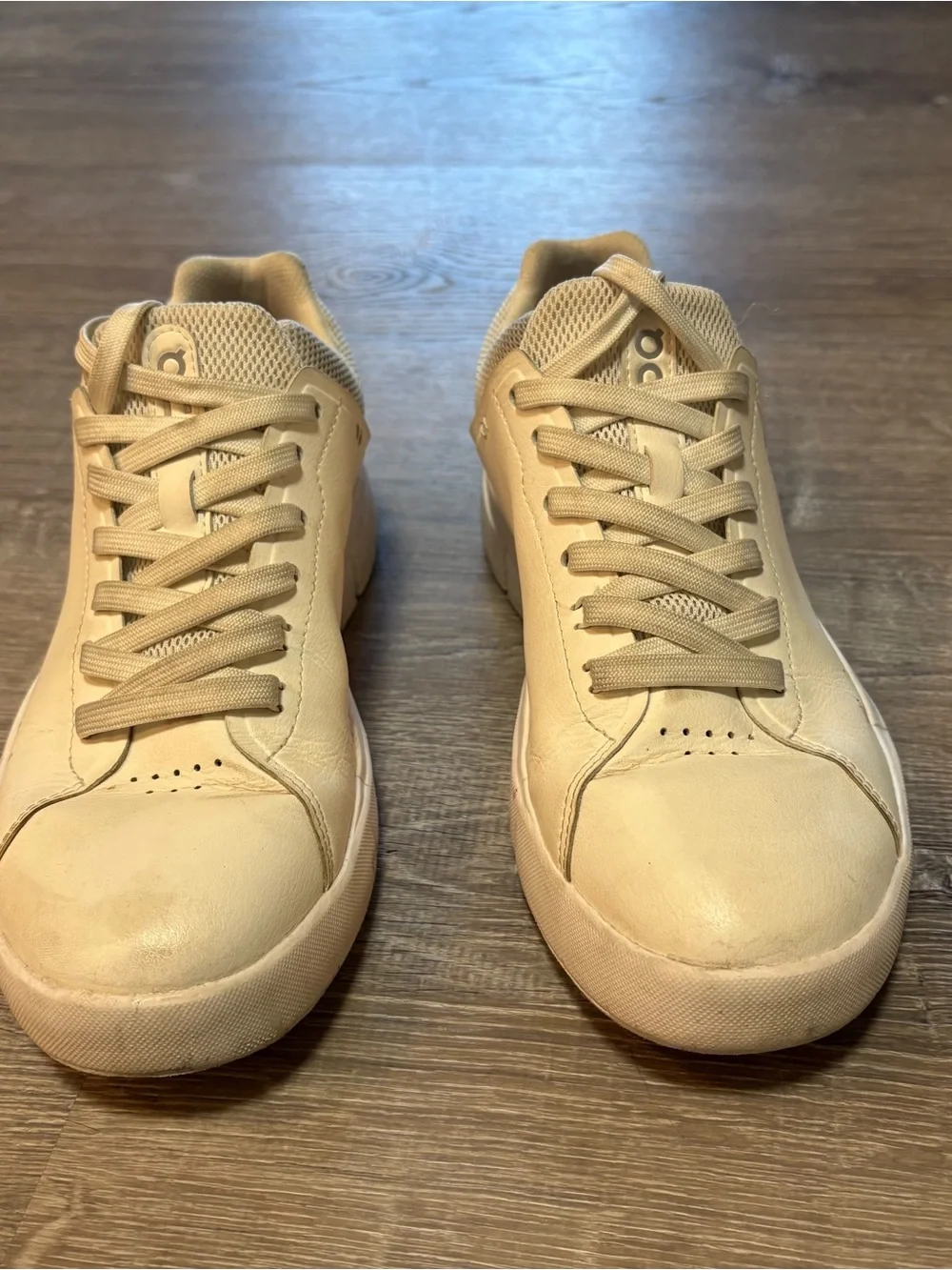 OnCloud Roger Sneakers in Cream/Tan